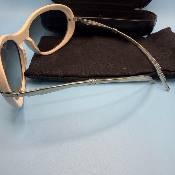 CHANEL Women's Sunglasses Oversized White Frame - Picture 5 of 13